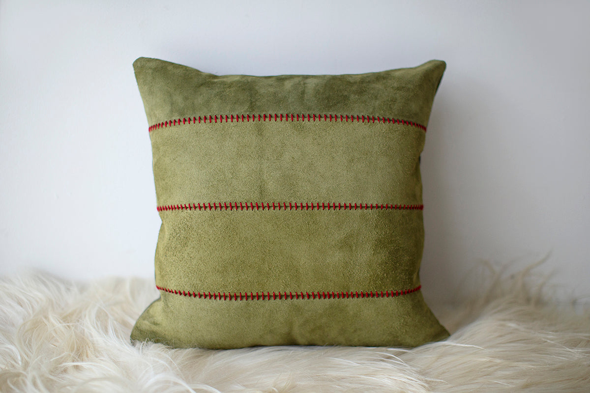 Suede-Holiday-Throw-Pillow-001