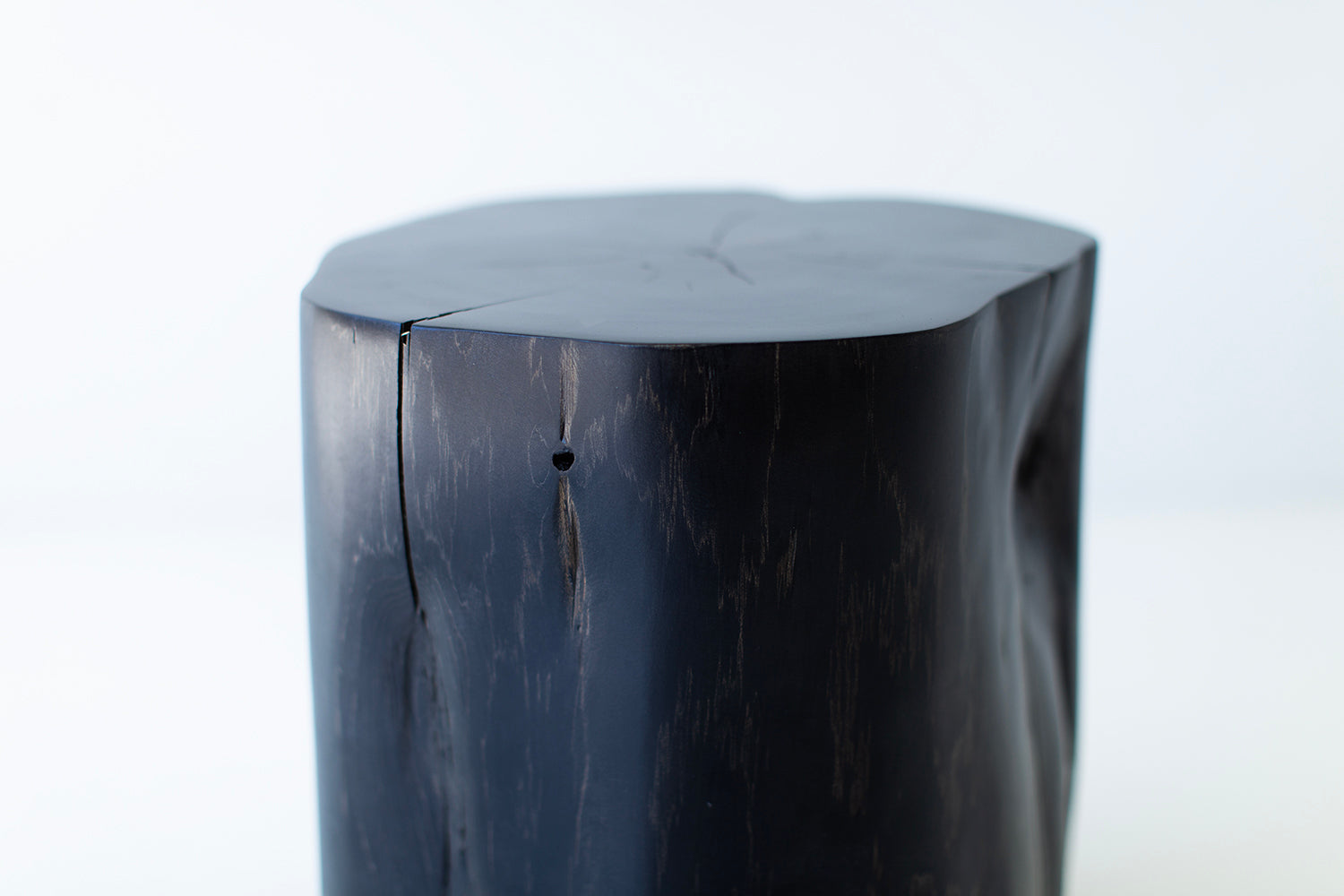 Tree-Stump-Table-13-Diameter-Aged-Finish-03