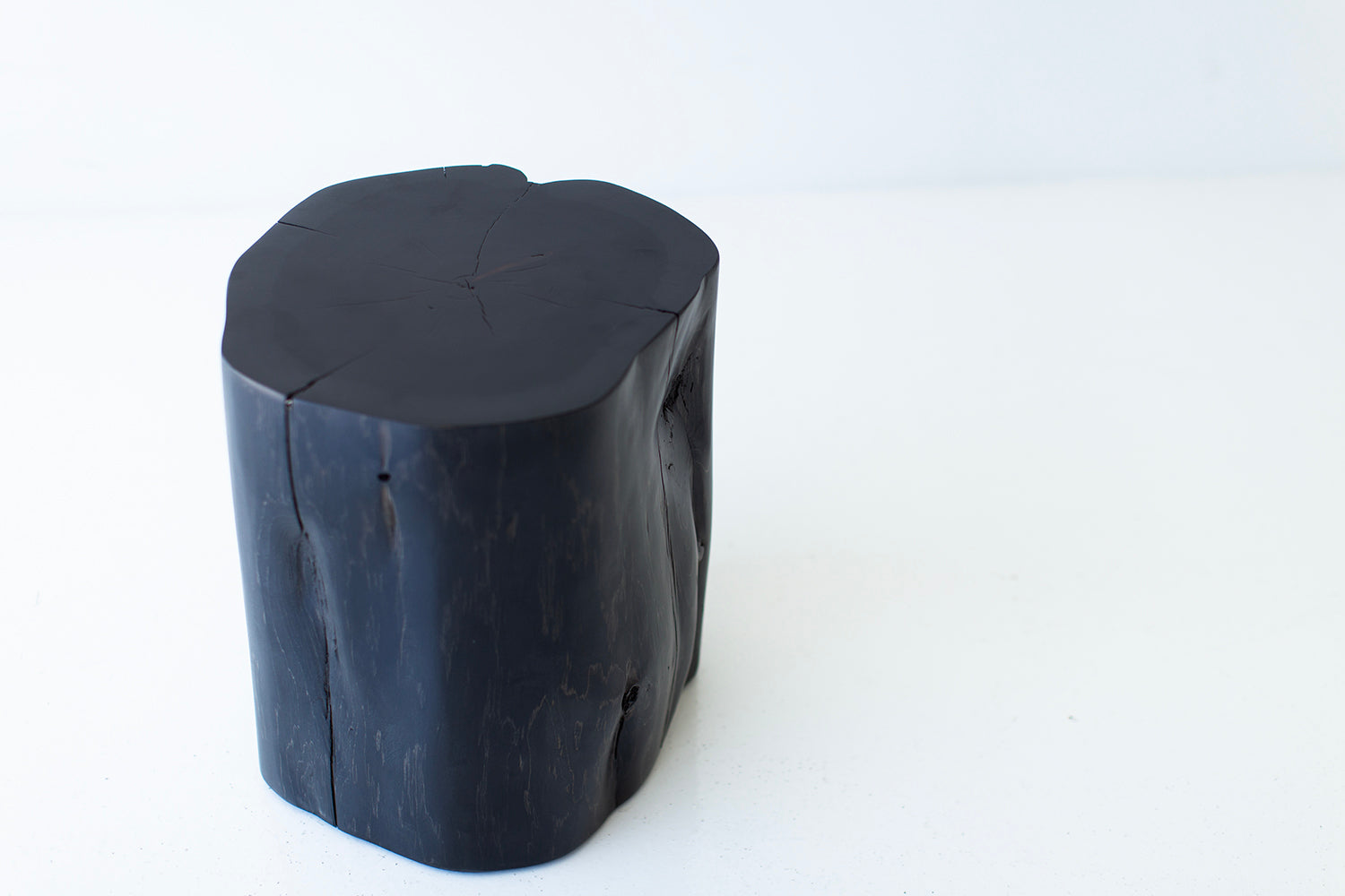 Tree-Stump-Table-13-Diameter-Aged-Finish-09