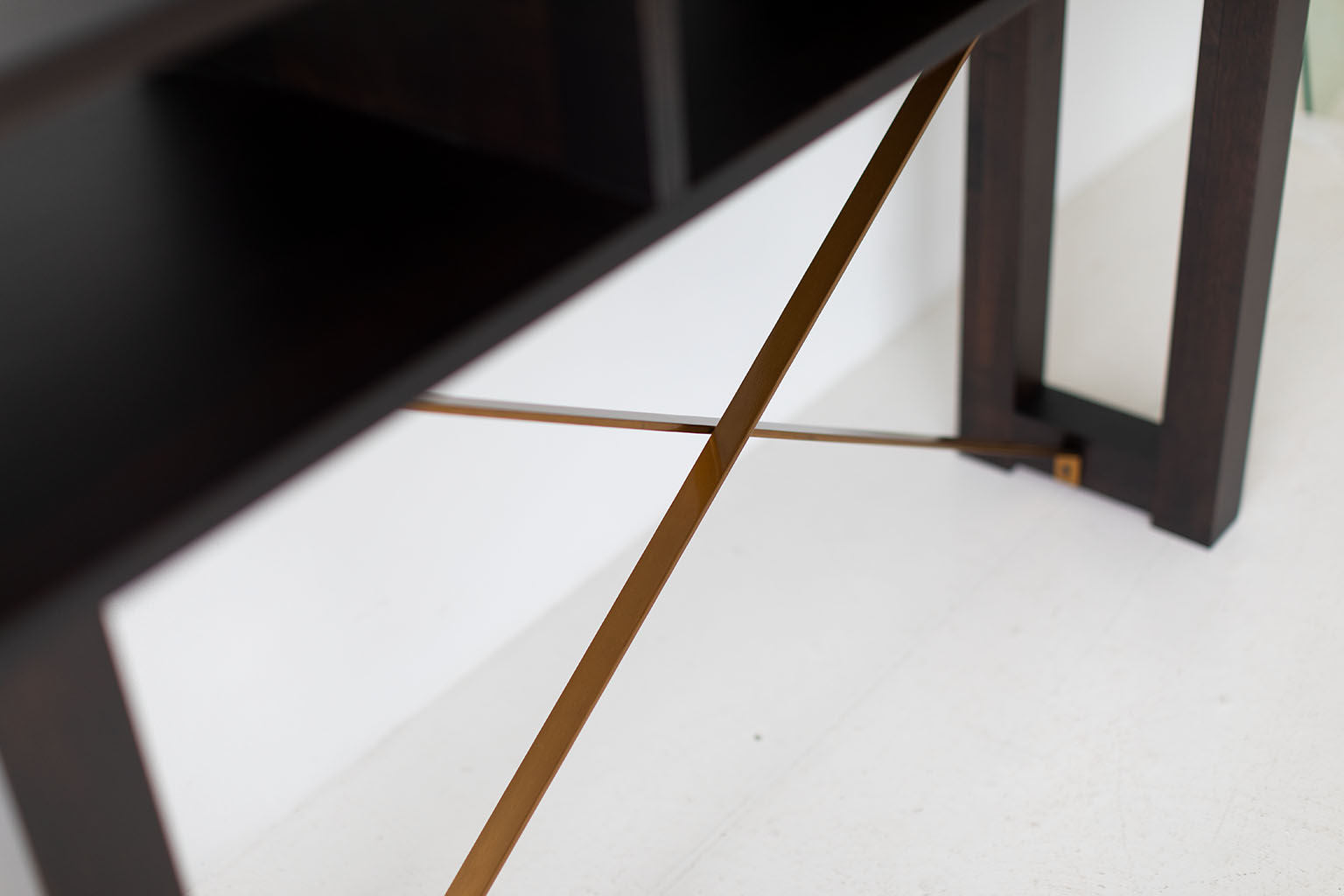 Modern-Console-Table-Black-Brass-09