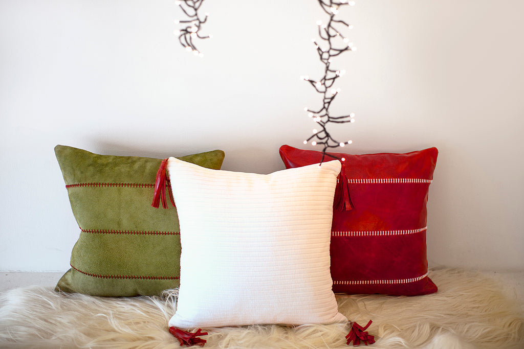 Suede-Holiday-Throw-Pillow-004