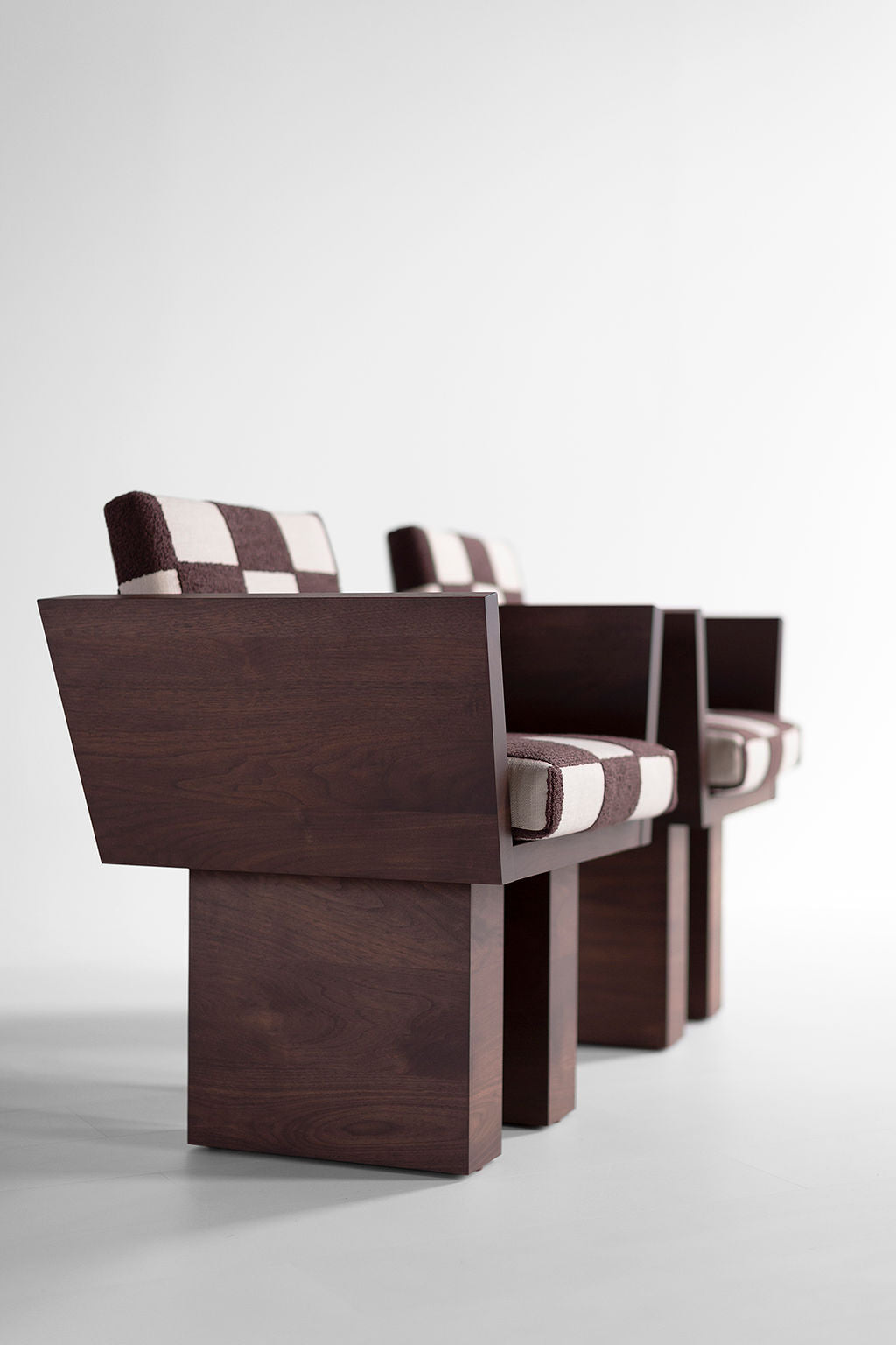 Suelo-Dining-Arm-Chair-in-Walnut-02