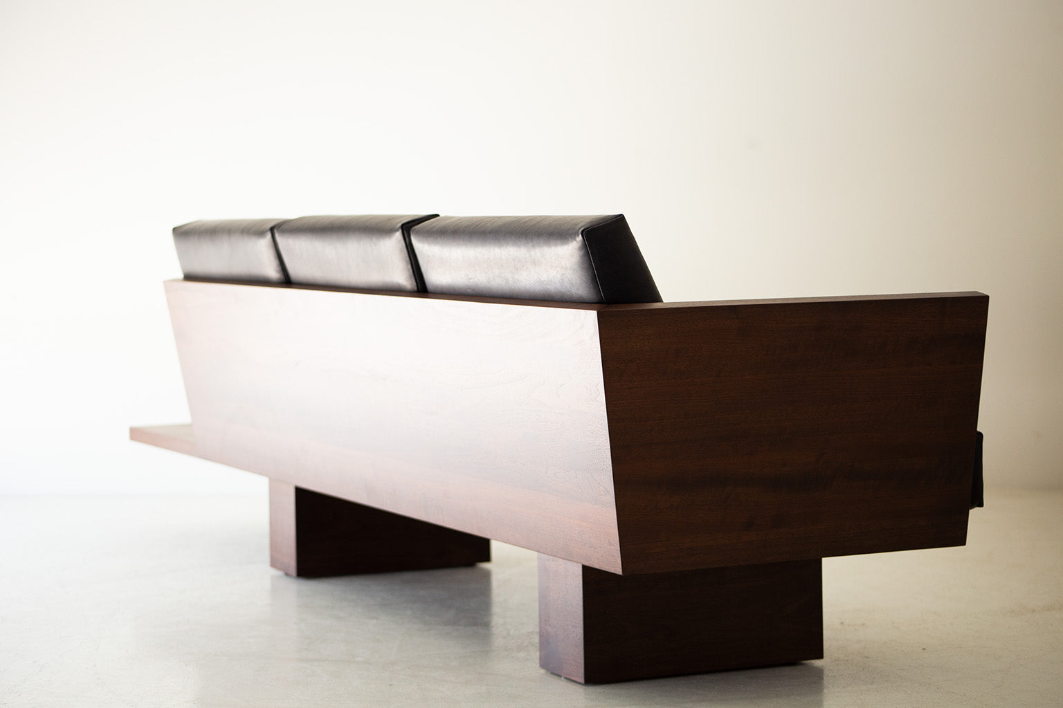 modern-walnut-leather-sofa-suelo-04