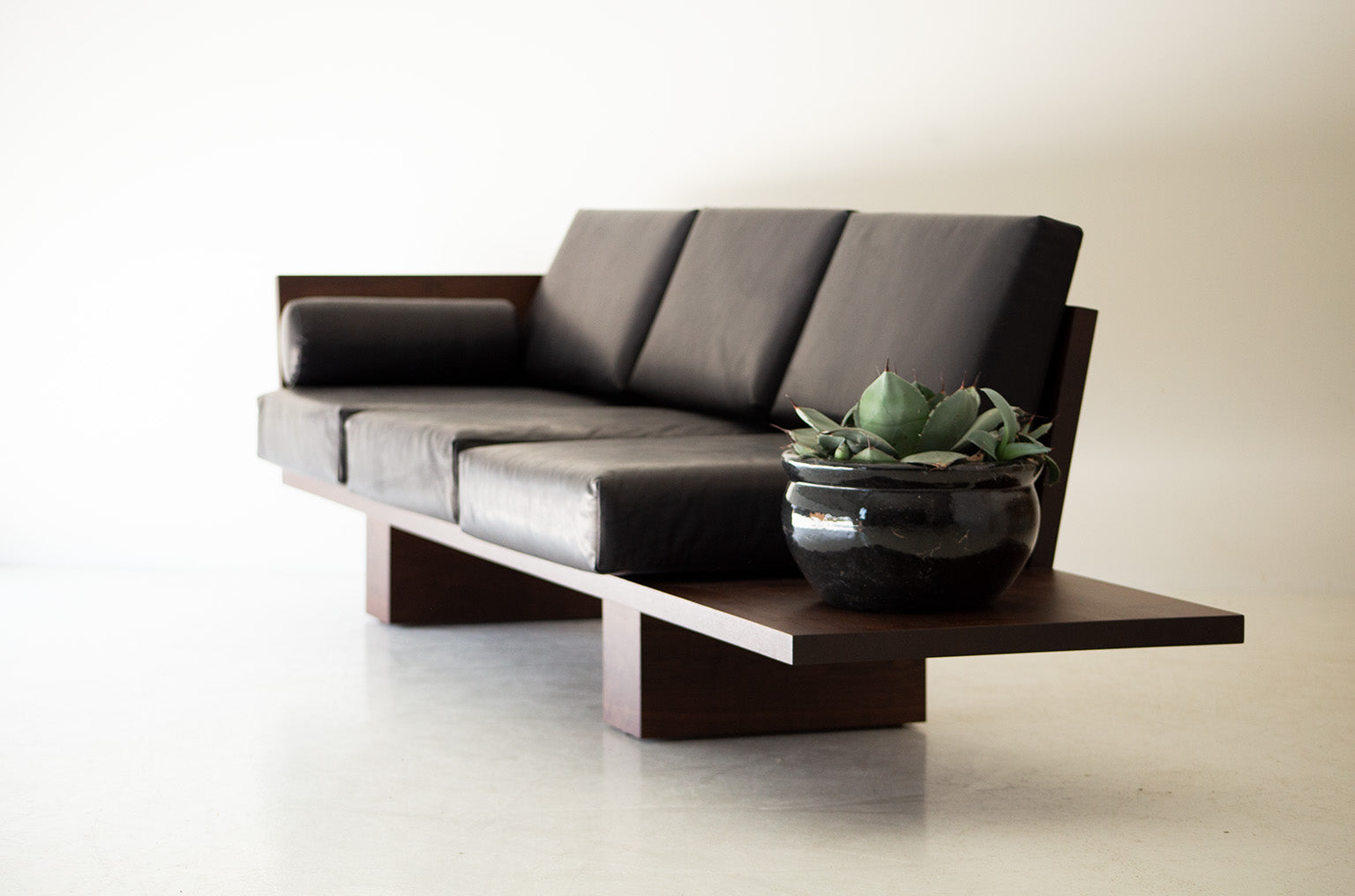 modern-walnut-leather-sofa-suelo-10